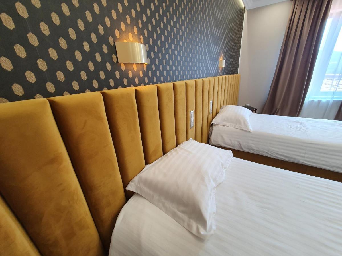 Casa Campeanu Hotell Glod  Exteriör bild