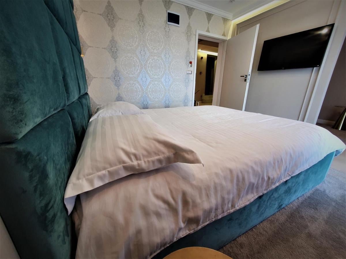 Casa Campeanu Hotell Glod  Exteriör bild