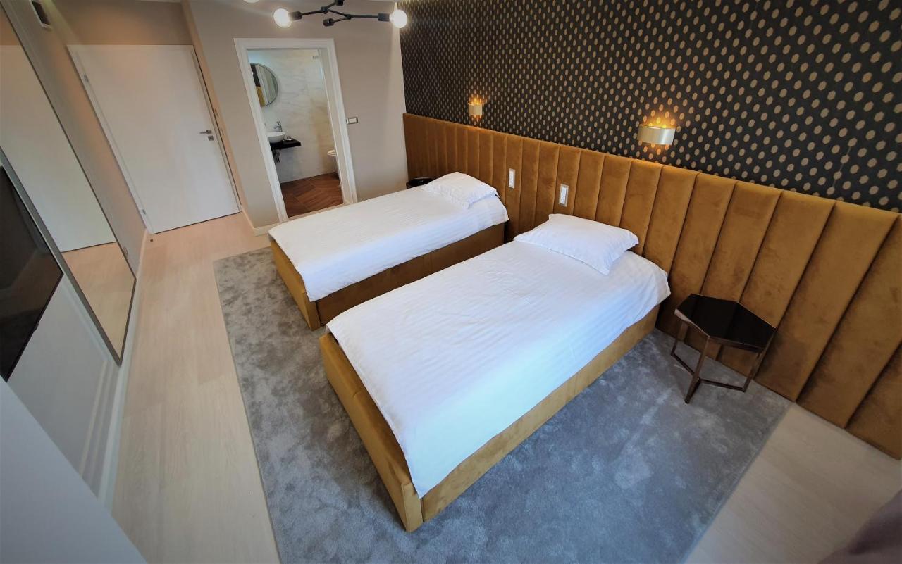 Casa Campeanu Hotell Glod  Exteriör bild