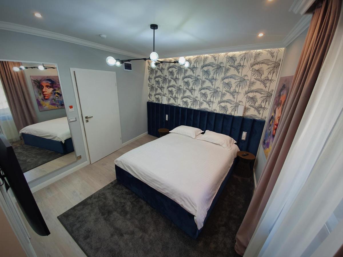 Casa Campeanu Hotell Glod  Exteriör bild