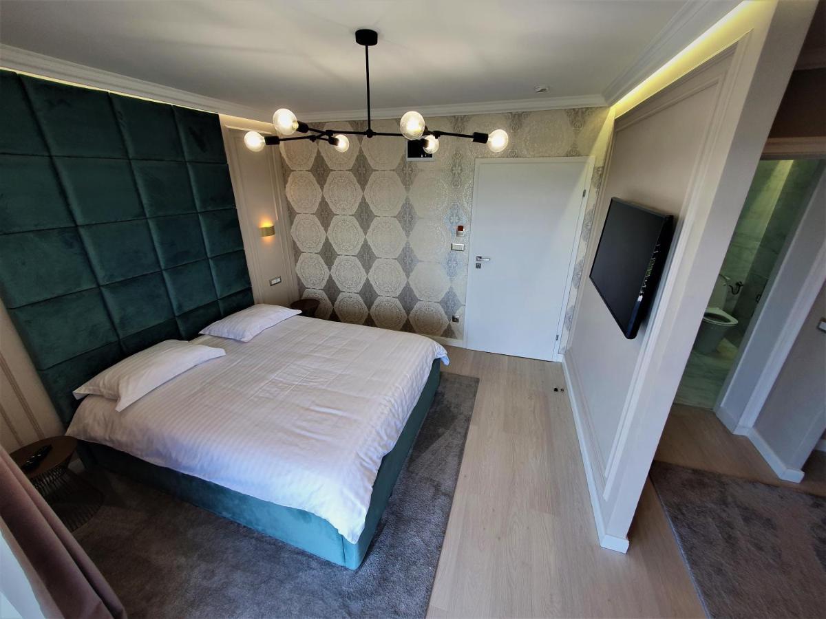 Casa Campeanu Hotell Glod  Exteriör bild